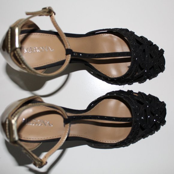 merona black pumps with gold heel - Picture 6 of 6
